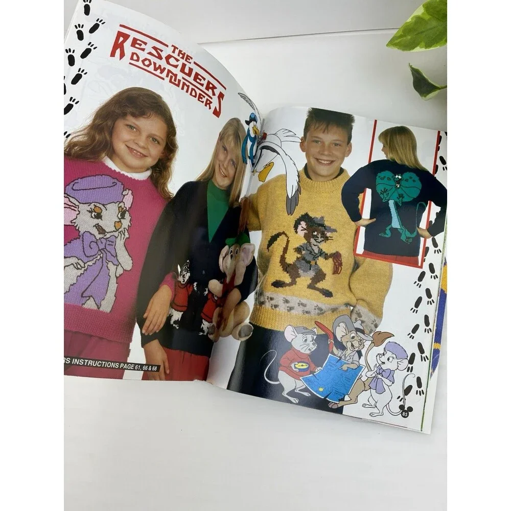 Disney Knitting Pattern Book Fun Knits Mickey Donald New Idea Age 3-12 years